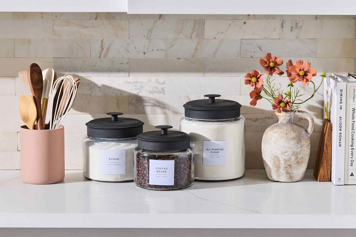 cluttered-countertops